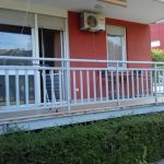 terasa balkonska vrata crvena fasada
